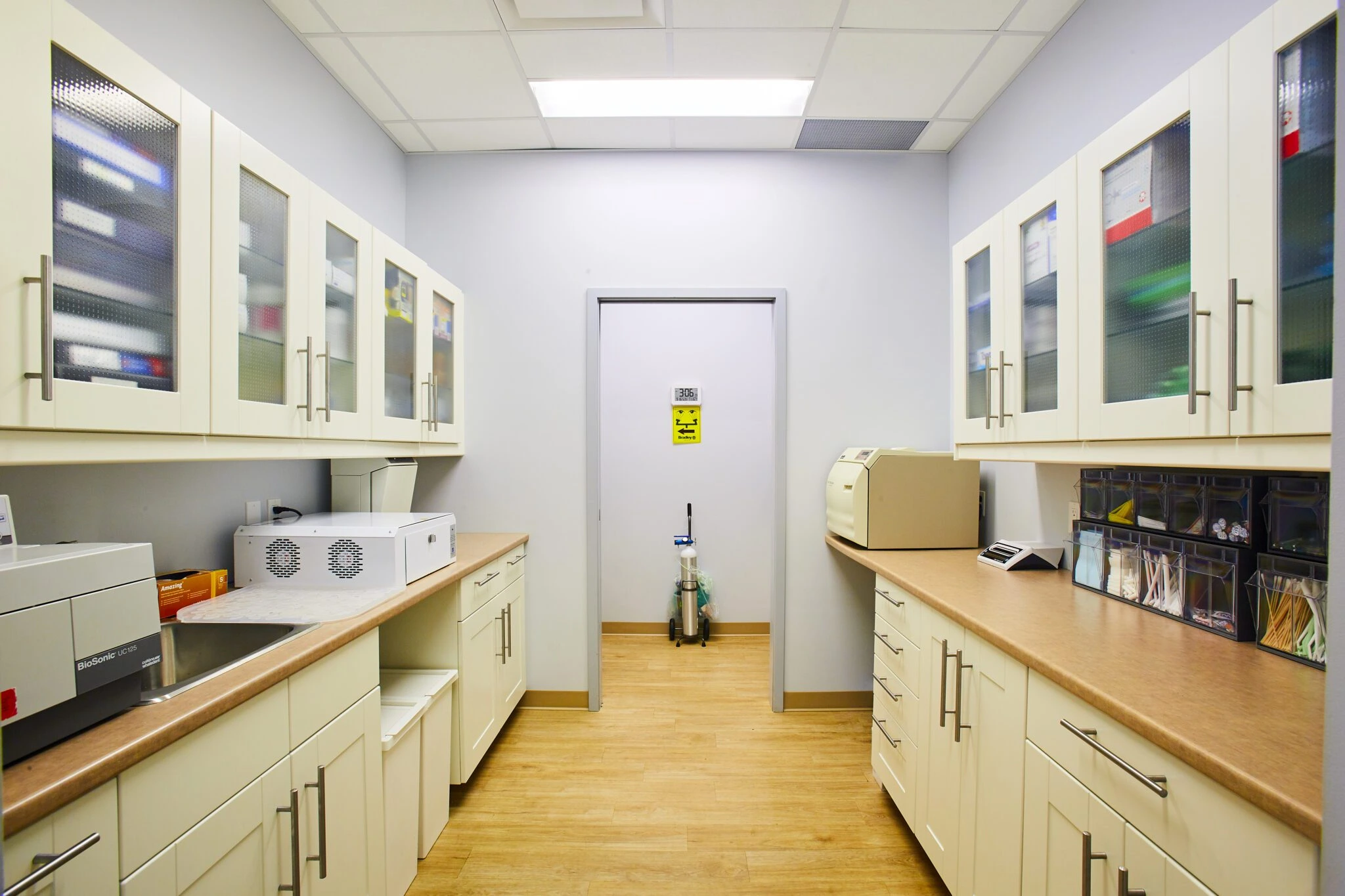 Sterilization-room-straight-on-2048x1365 Sterilization room straight on